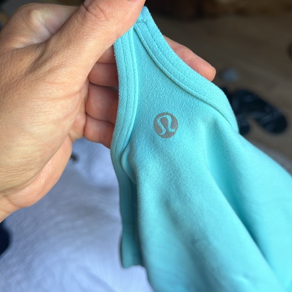 Turquoise lululemon top - Picture 3 of 3